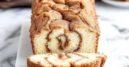 Bolo De Baunilha Com Redemoinho De Canela