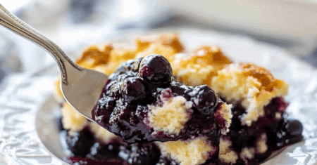 Bolo fácil de cheesecake de mirtilo